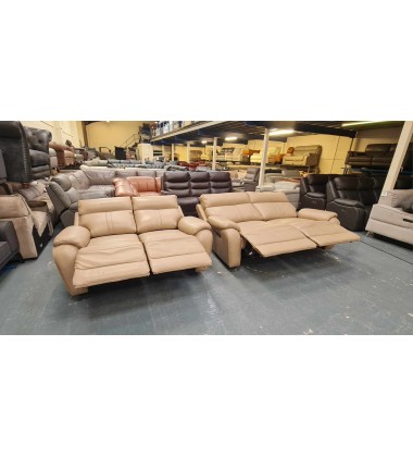 Ex-display La-z-boy Winchester cream leather electric recliner 3+2 seater sofas